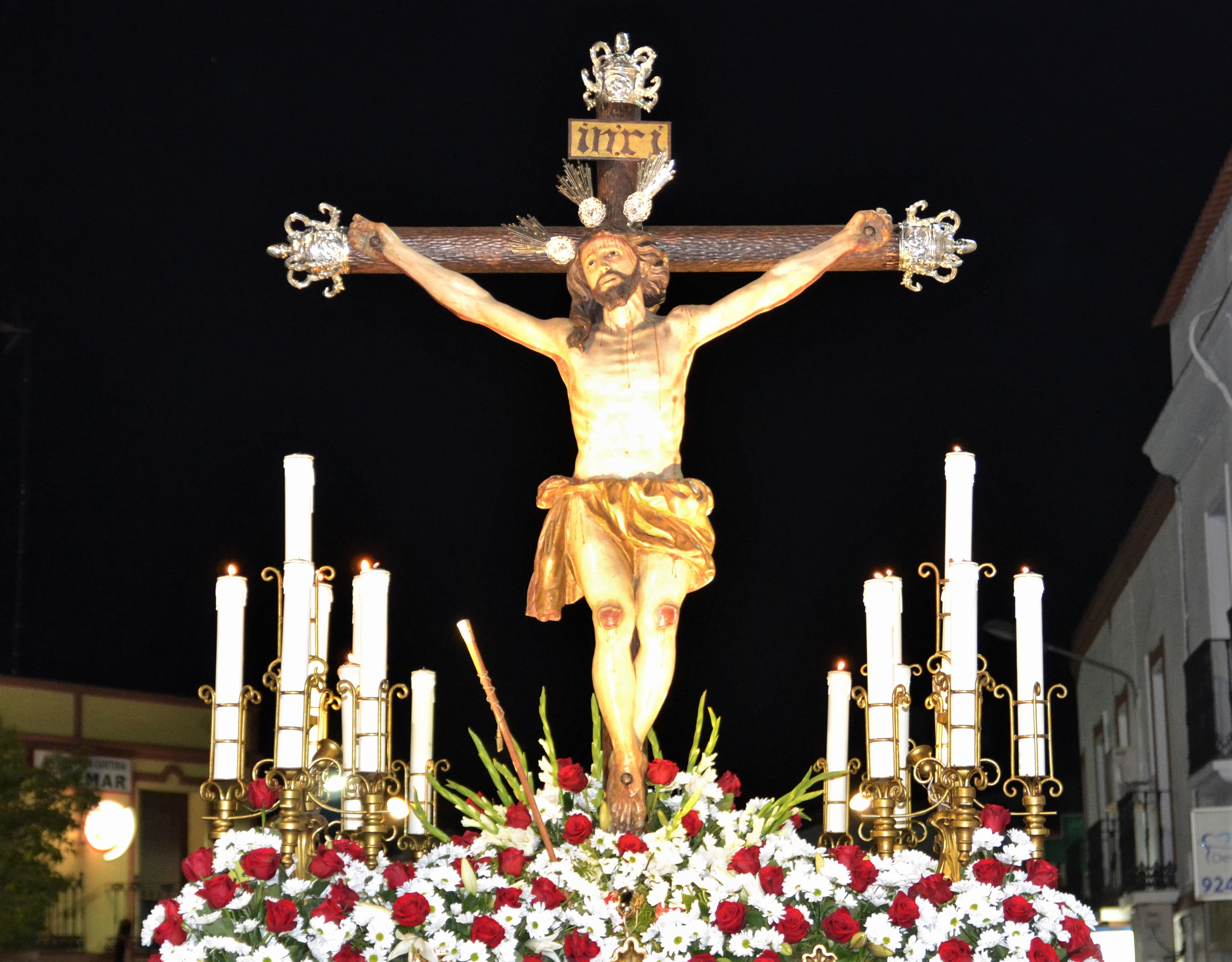 La talla del Cristo de la Expiración procesionó por diversas calles. 
