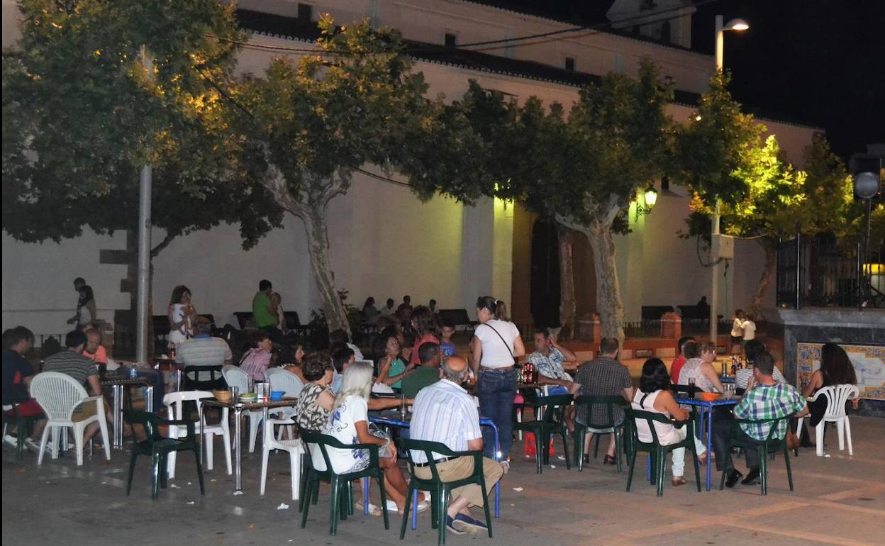Terraza de un bar en la plaza de España, imagen de archivo.