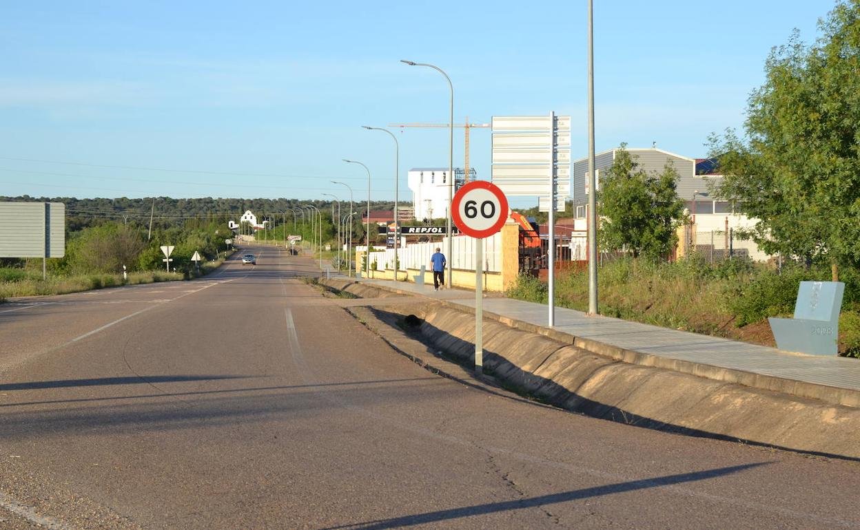 Carretera de Villanueva del Fresno a Badajoz.