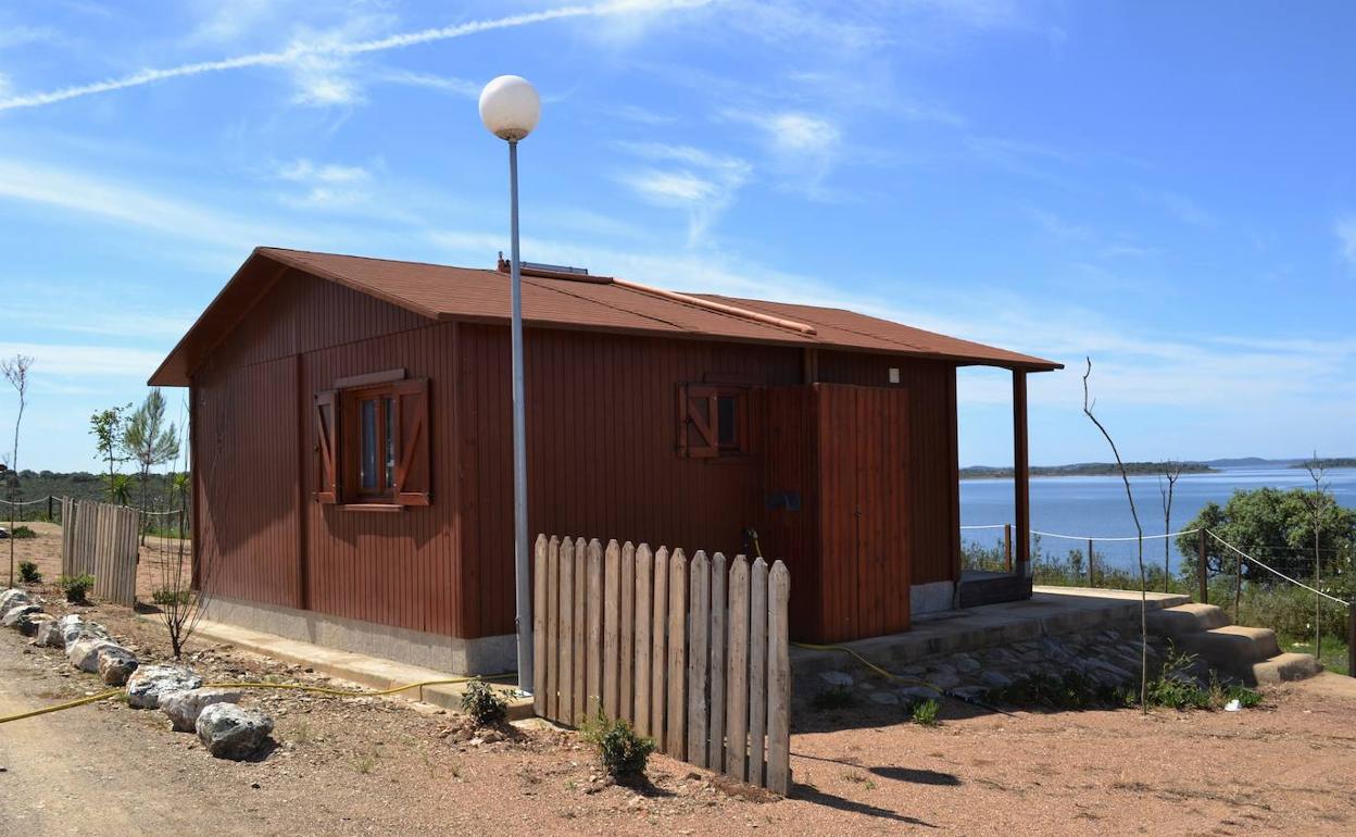 Casa de madera perteneciente al Centro de Formación de Deportes Náuticos de Alqueva.