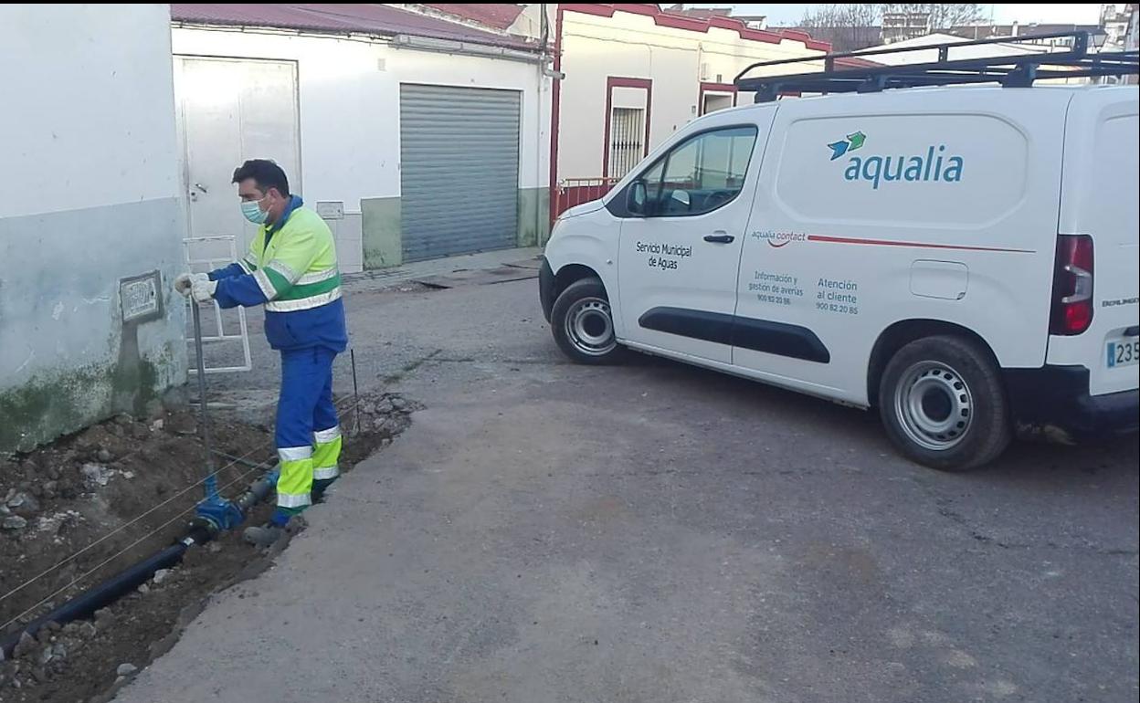 El servicio de agua de Villanueva del Fresno, por encima de la media nacional en eficiencia