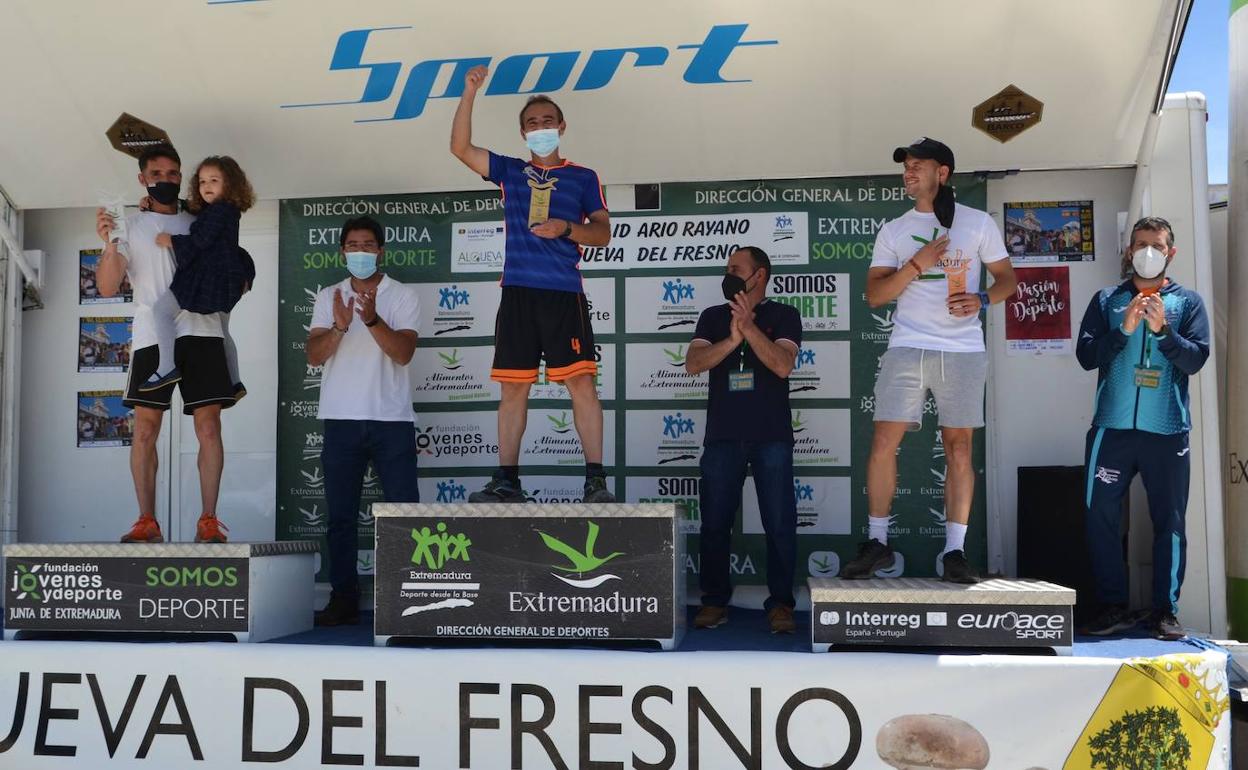 Juan Manuel Rodríguez en el primer puesto, Jesús Méndez en el segundoo y en el tercero José Ramón Piñero.