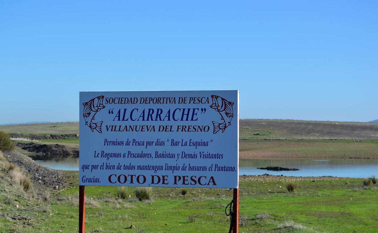 La sociedad 'Alcarrache' organiza un maratón nocturno social de pesca deportiva