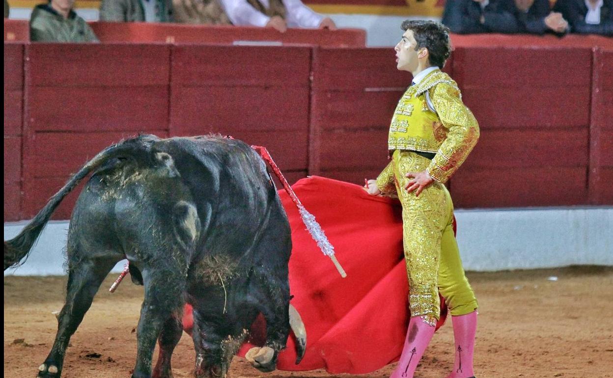 Manuel Perera en plena faena, imagen de archivo.