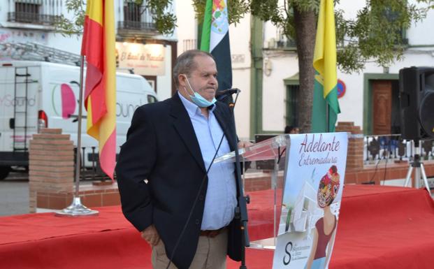 El homenajeado Emilio Gómez Gómez dirigió unas palabras en el acto. A.P