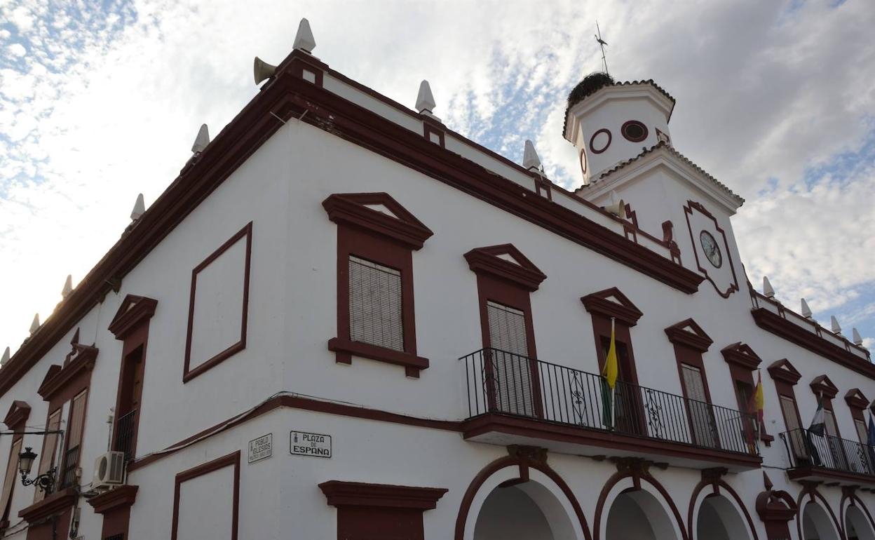 Fachada del Ayuntamiento de la localidad.