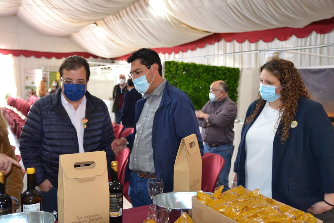 El presidente de Extremadura Guillermo Fernández Vara visitó la feria en la jornada del sábado.