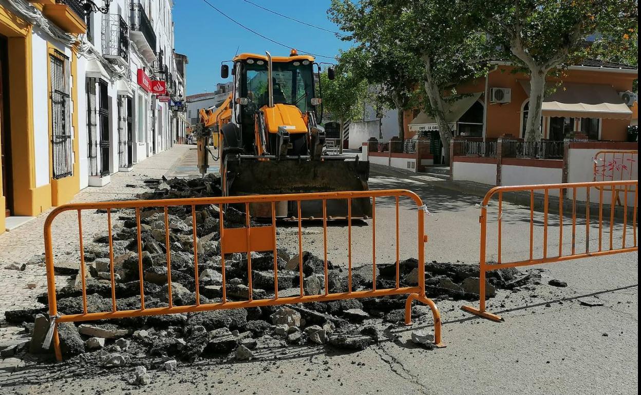 Comienzan las obras para convertir en plataforma única el entorno de la plaza