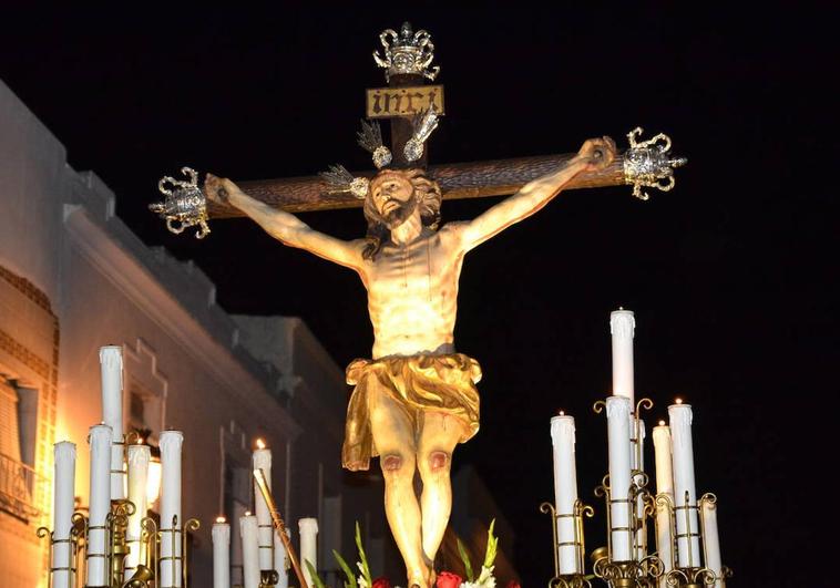 El Cristo procesionando en su festividad de septiembre.