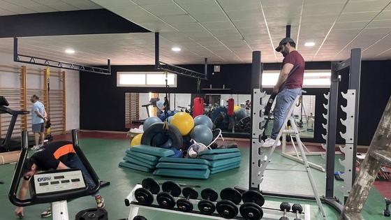 Comienza la instalación del nuevo equipamiento del Gimnasio Municipal