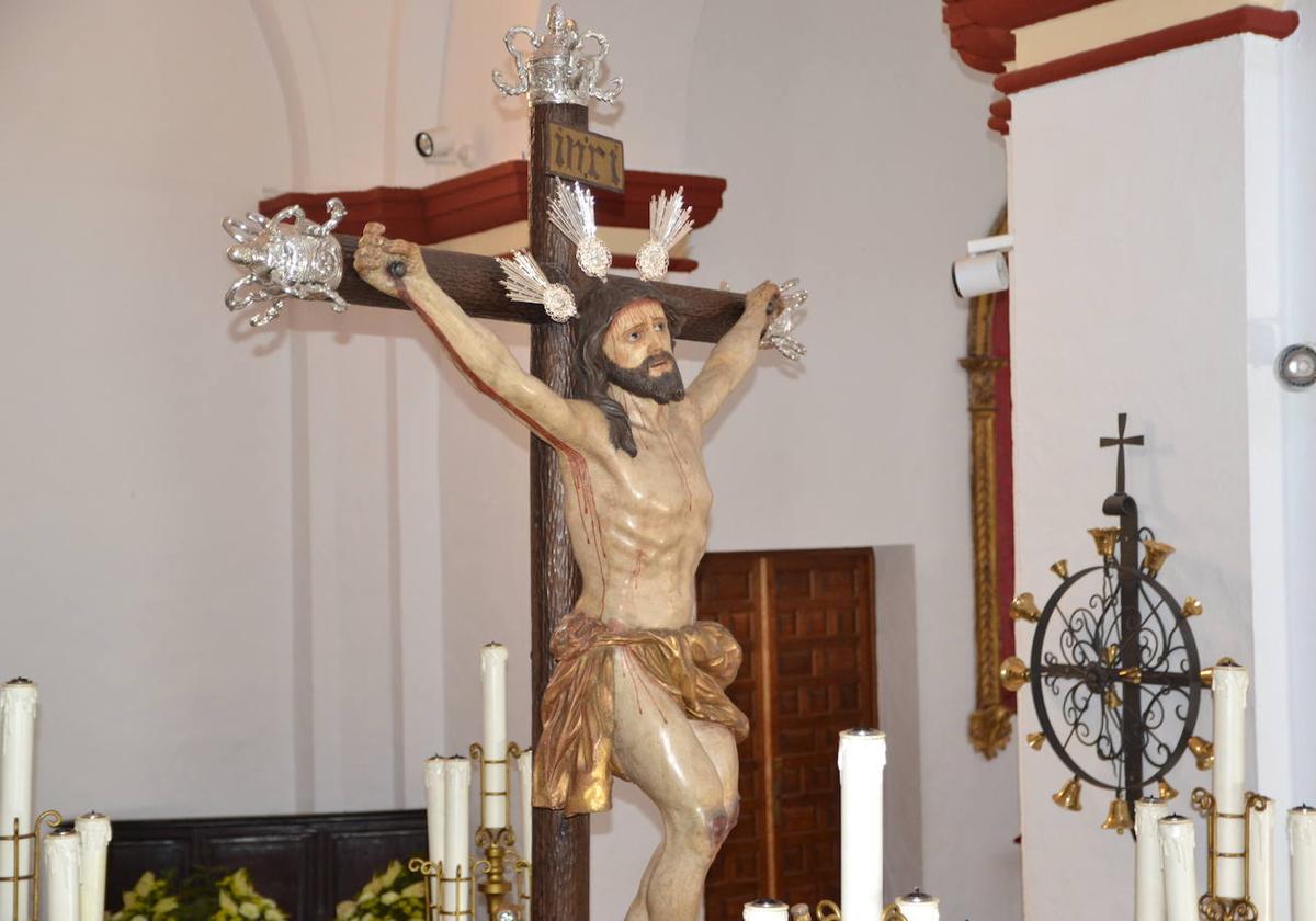 La Cofradía del Cristo abre la ofrenda de alimentos de la novena