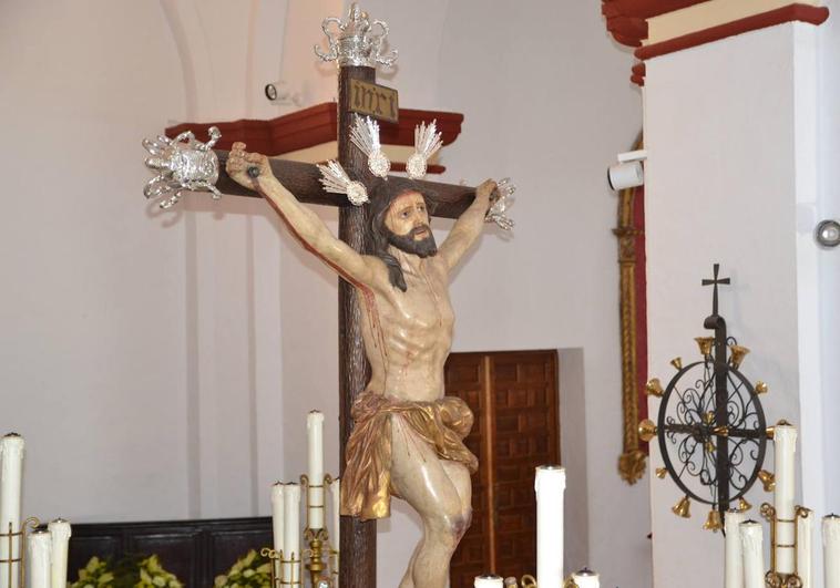 La Cofradía del Cristo abre la ofrenda de alimentos de la novena