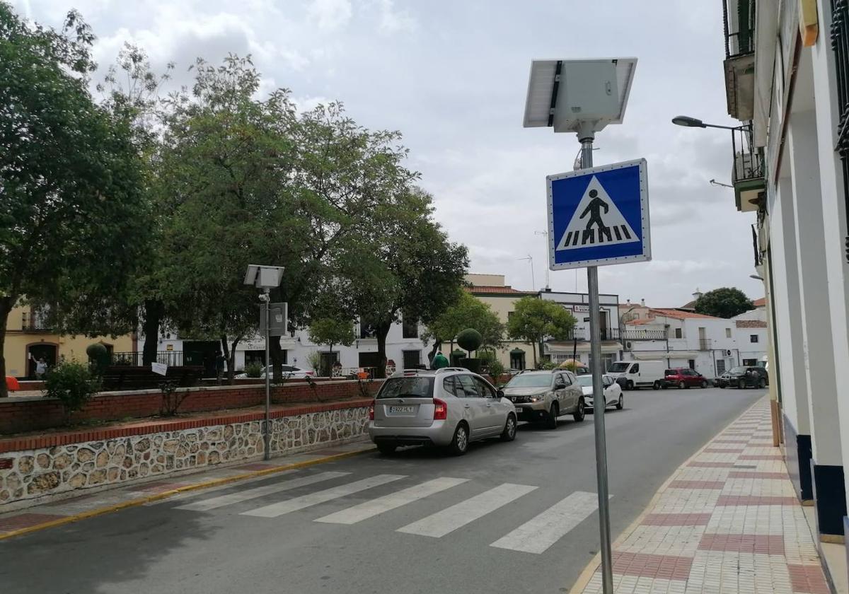 El Ayuntamiento mejora la seguridad vial con señales inteligentes de pasos de peatones