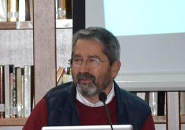 El profesor y escritor Blas Vinagre Jara.