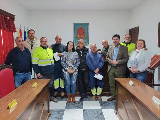 Nueve trabajadores municipales toman posesión de su plaza fija