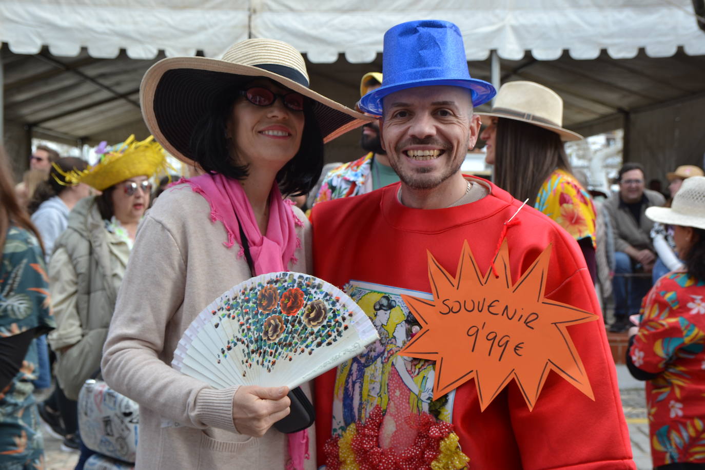 El gran desfile del carnaval acabó con un espectáculo de música y baile de las grandes comparsas