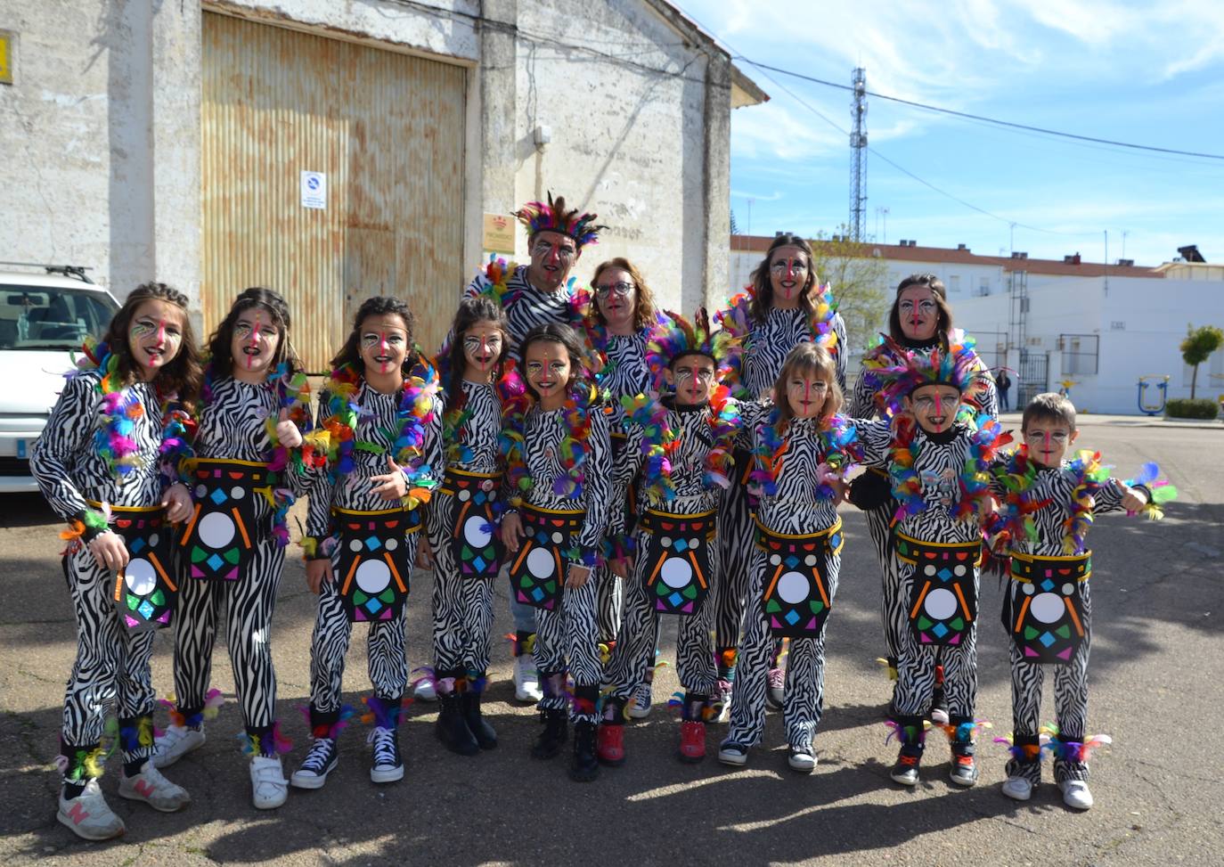 El gran desfile del carnaval acabó con un espectáculo de música y baile de las grandes comparsas
