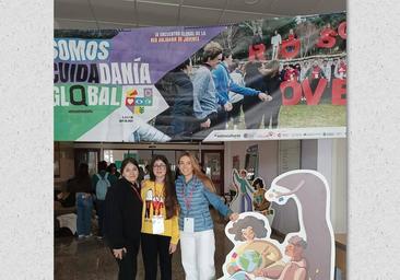 Dos alumnas y su profesora del IESO San Ginés presentes en el IX Encuentro Global de la Red Generación 21+