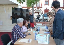 El concejal de Cultura presentó a la escritora Moreno.