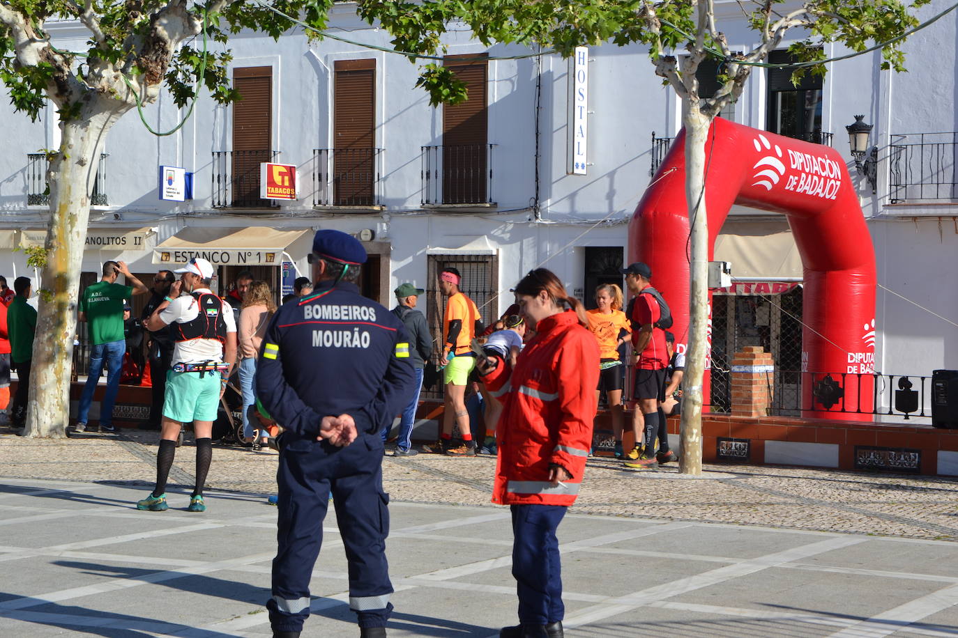 La localidad entregó 1.000 euros a Feder del VIII Trail Rayano Solidario en el que hubo más de 300 deportistas