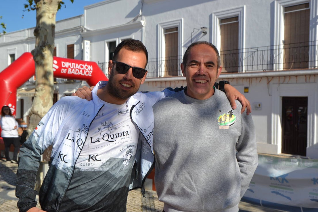 La localidad entregó 1.000 euros a Feder del VIII Trail Rayano Solidario en el que hubo más de 300 deportistas