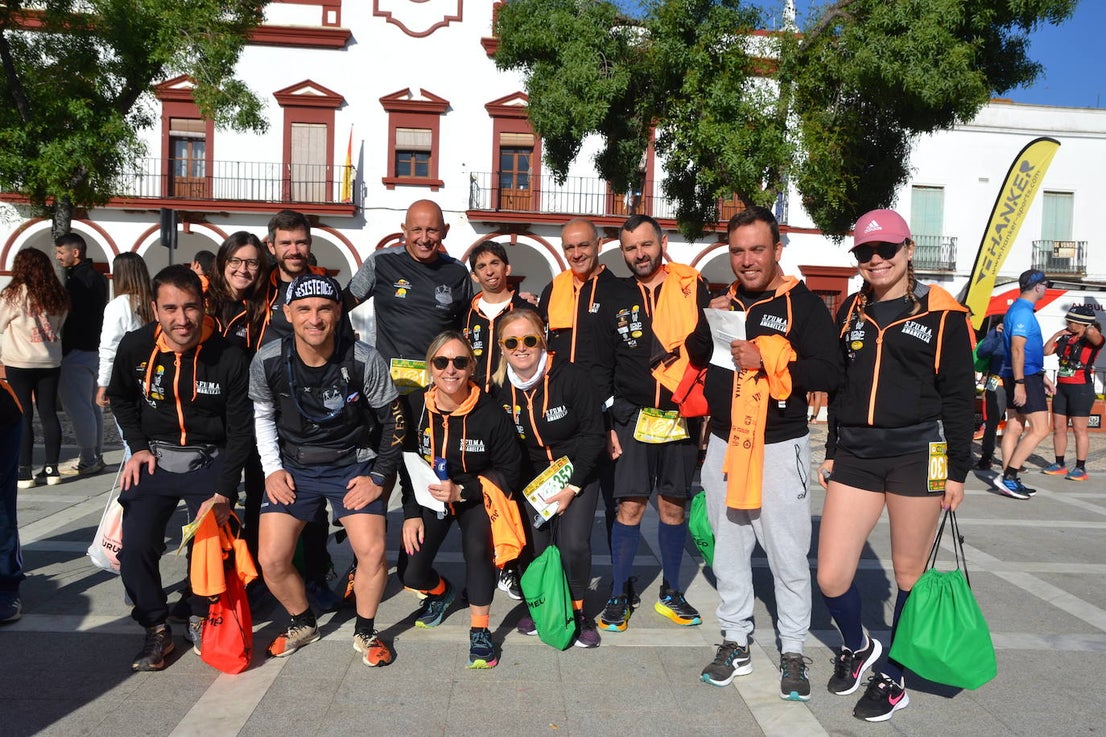 La localidad entregó 1.000 euros a Feder del VIII Trail Rayano Solidario en el que hubo más de 300 deportistas