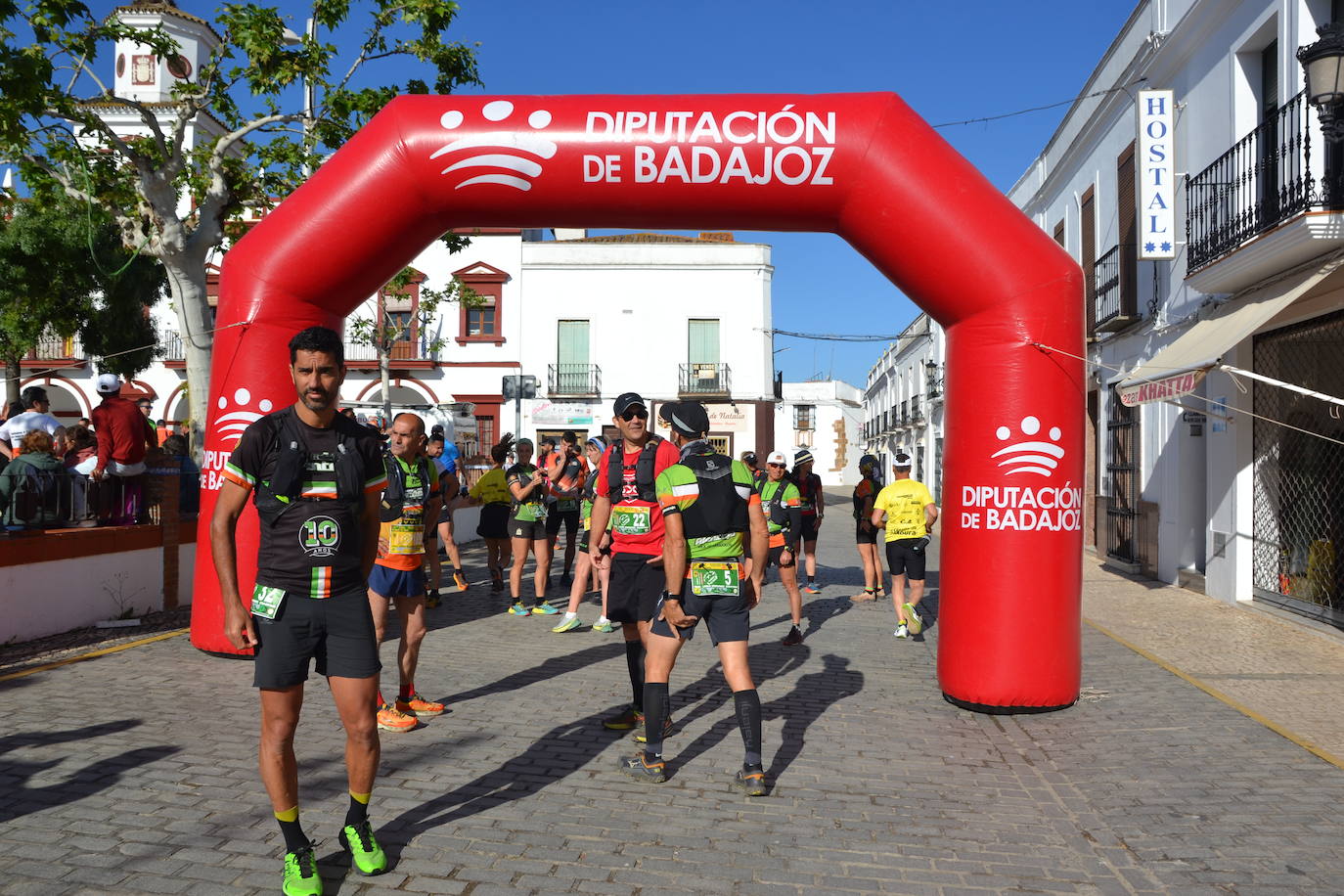 La localidad entregó 1.000 euros a Feder del VIII Trail Rayano Solidario en el que hubo más de 300 deportistas