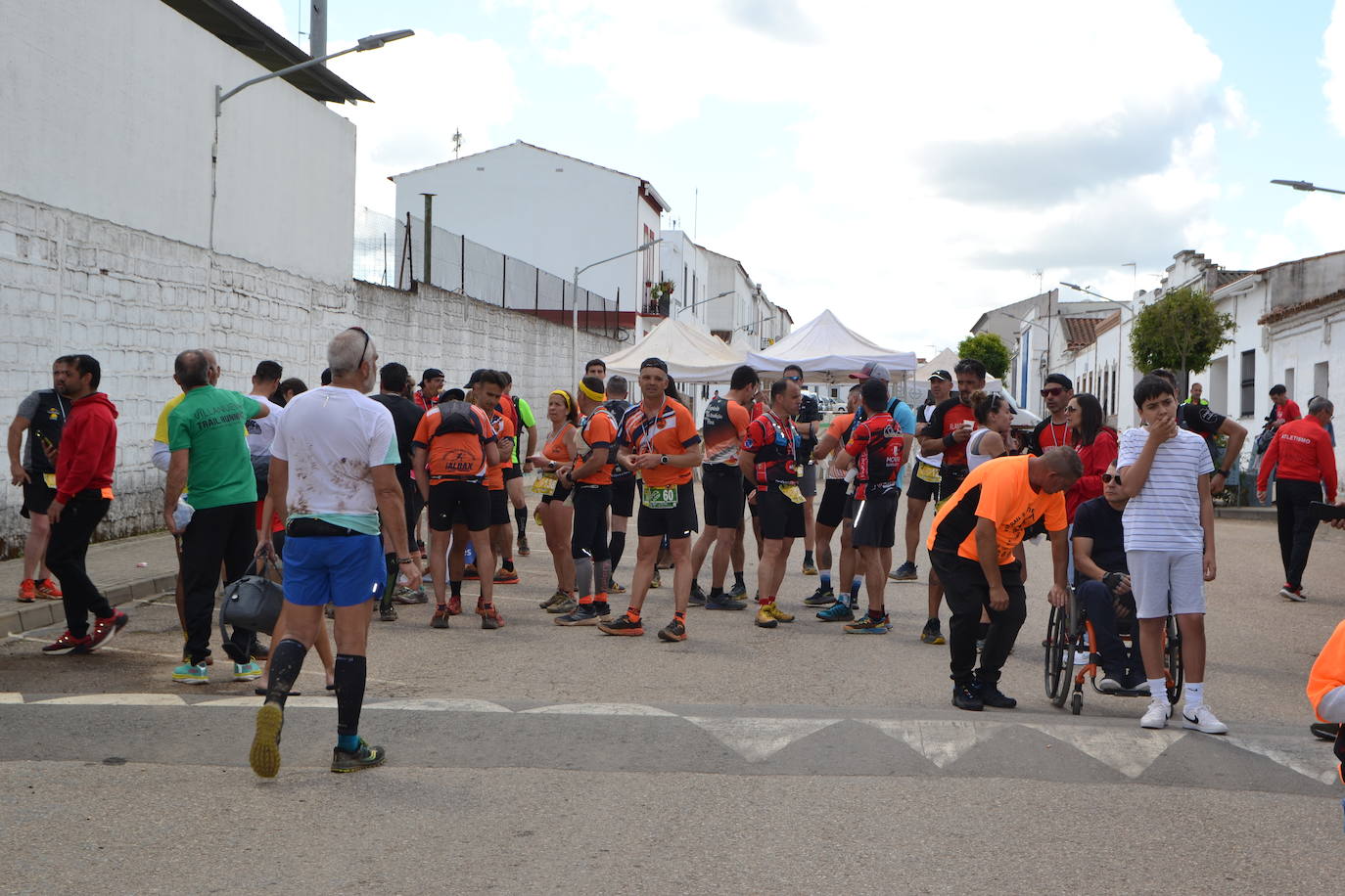 La localidad entregó 1.000 euros a Feder del VIII Trail Rayano Solidario en el que hubo más de 300 deportistas