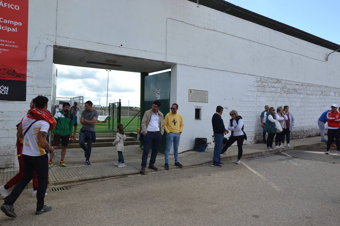 La localidad entregó 1.000 euros a Feder del VIII Trail Rayano Solidario en el que hubo más de 300 deportistas
