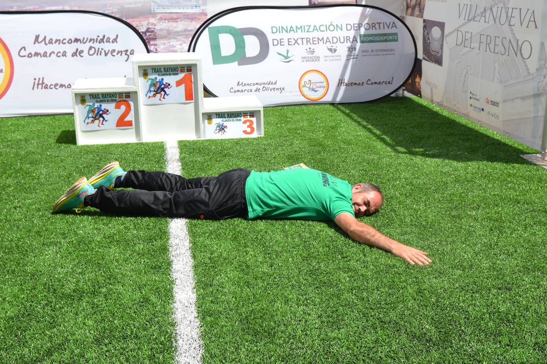 La localidad entregó 1.000 euros a Feder del VIII Trail Rayano Solidario en el que hubo más de 300 deportistas