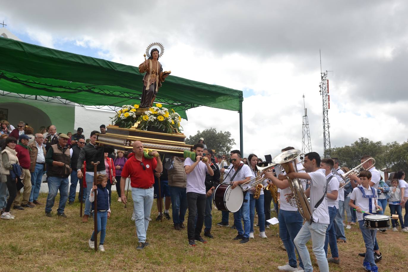 La lluvia respetó la tradicional romería en honor al Patrón San Ginés de la Jara