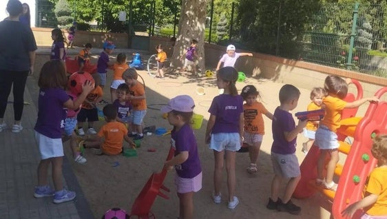 Casi un centenar de niños de dos a 14 años disfrutarán la Ludoteca de verano