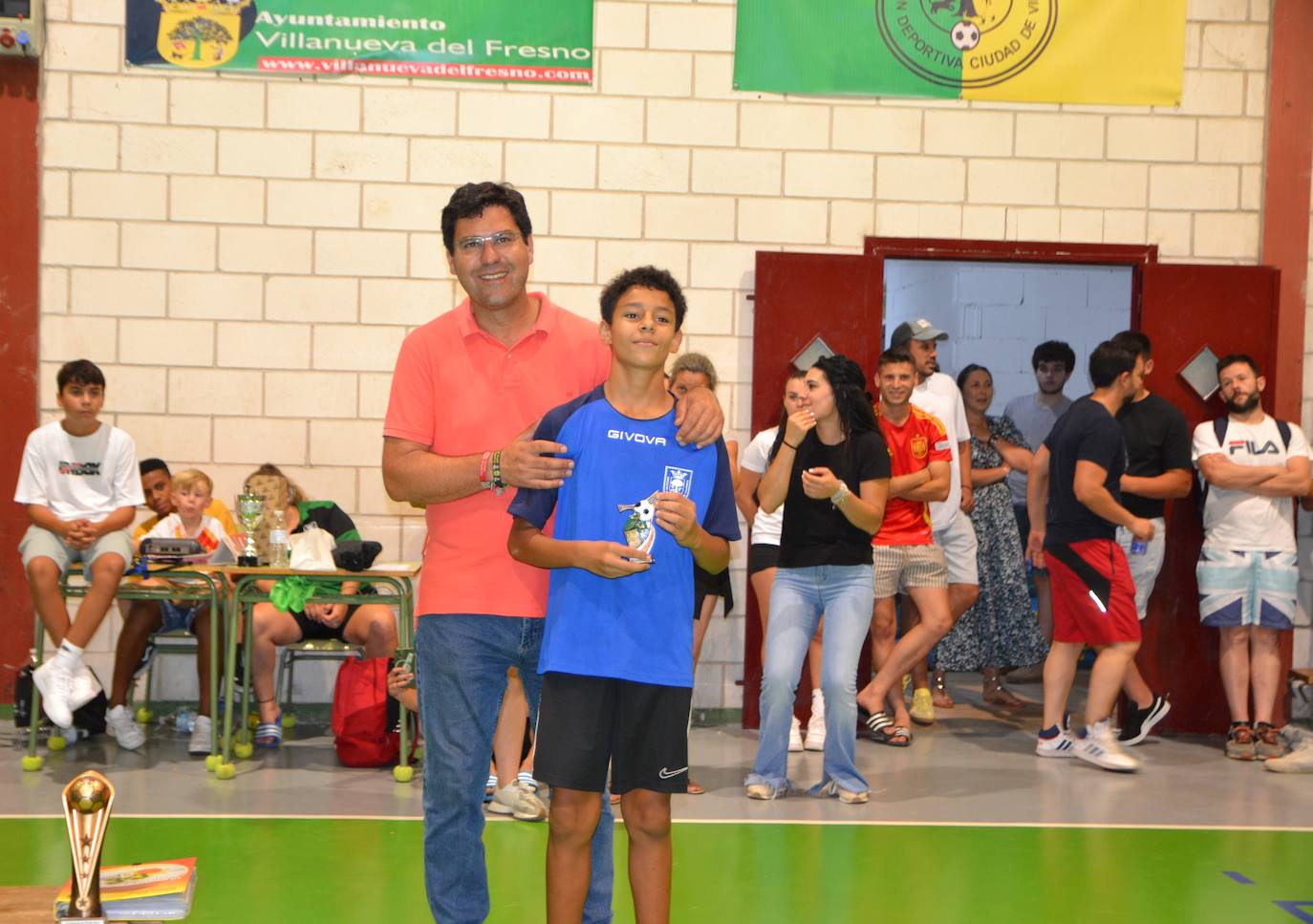 Los finalistas de absoluta del XX Maratón se llevan cada uno 400€ tras la suspensión de la mitad del partido final