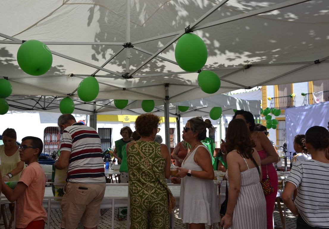 La AECC despachó 900 raciones de garbanzos en la XIII edición de su evento solidario