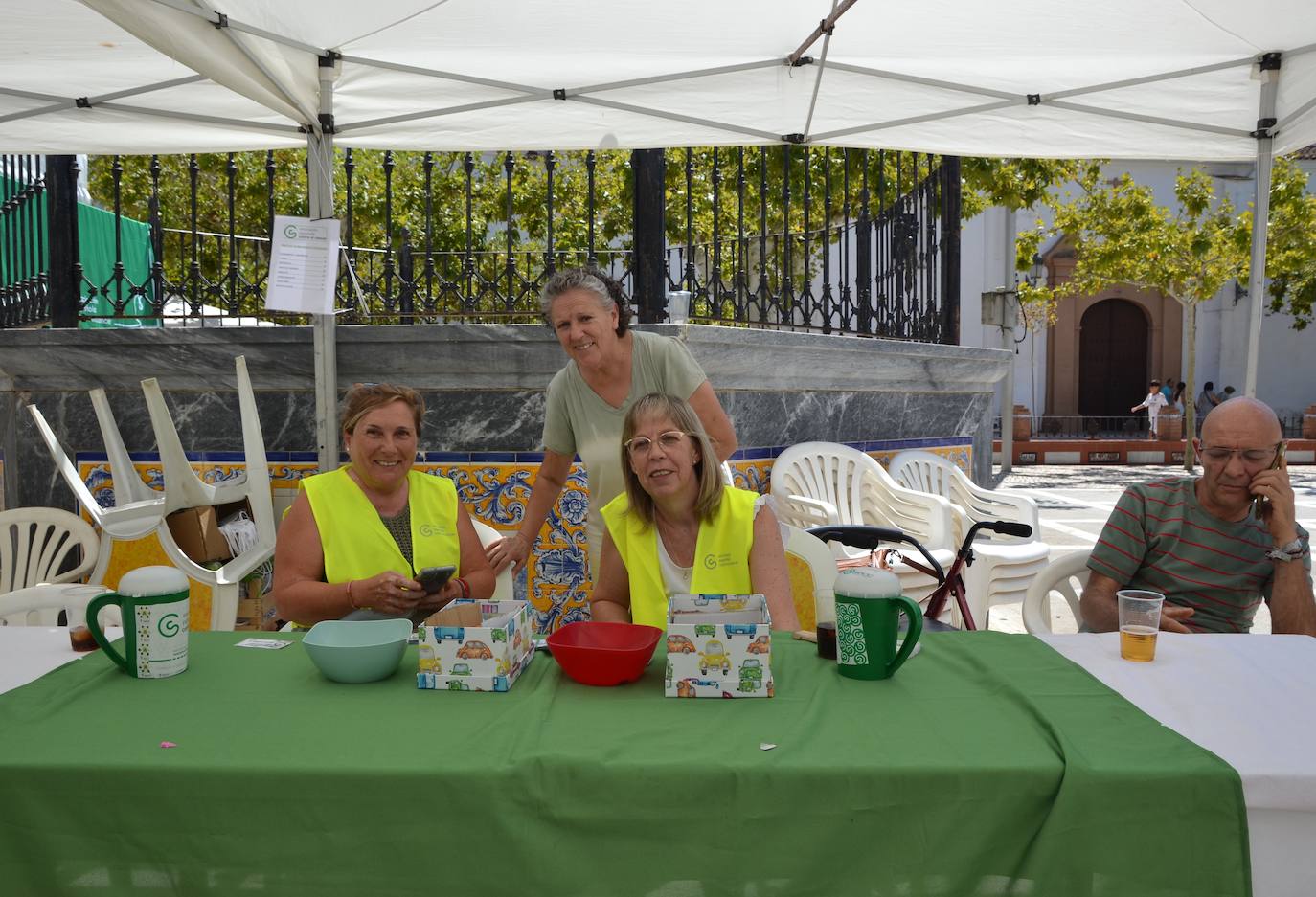 La AECC despachó 900 raciones de garbanzos en la XIII edición de su evento solidario