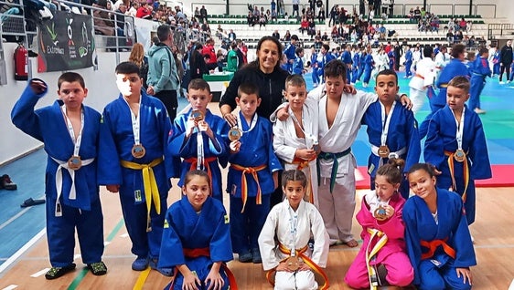 La EMD de Artes Marciales suma nuevos triunfos en Lucha Libre y Judo