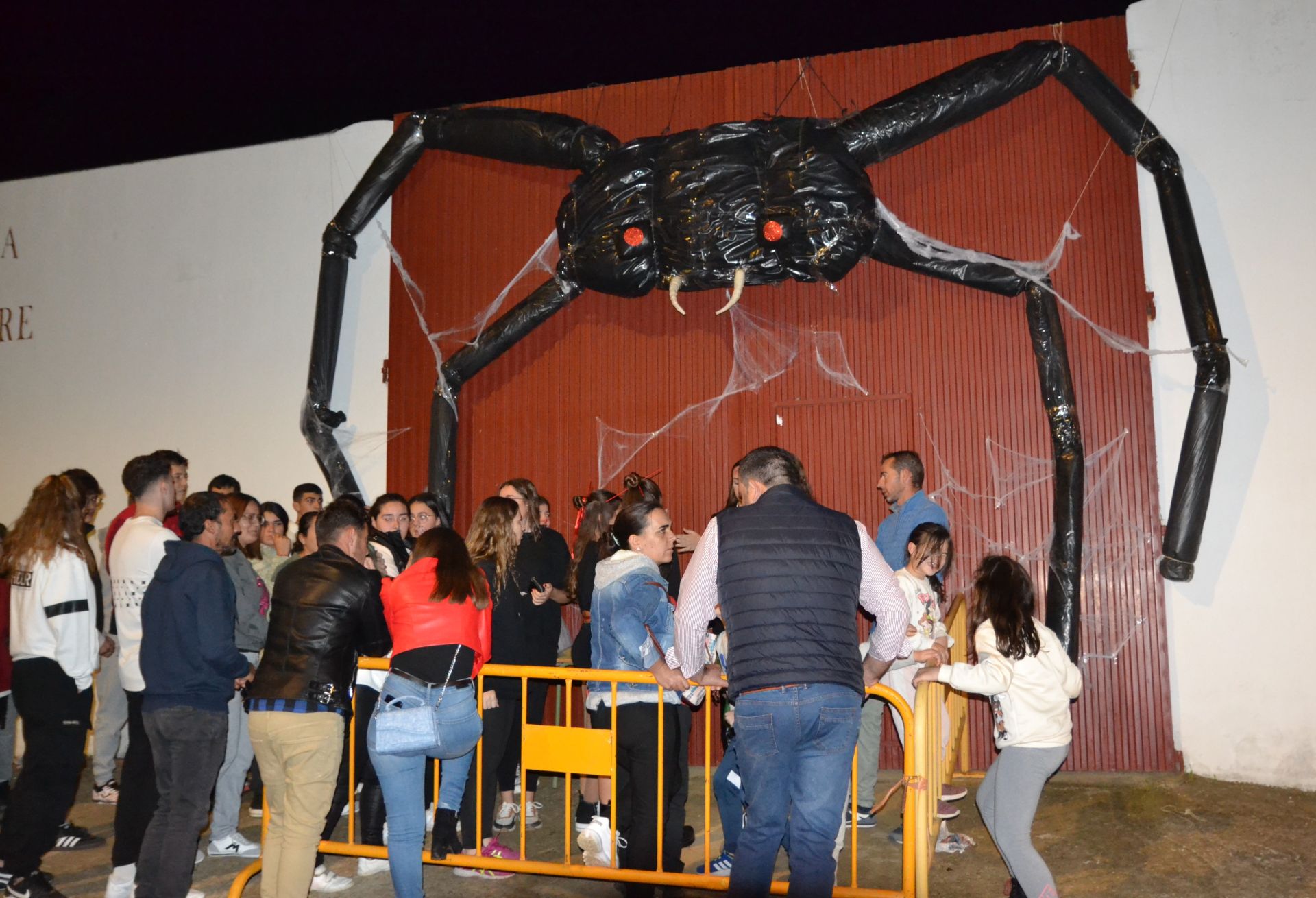 41 personajes hicieron del Pasaje de Halloween una experiencia terroríficamente divertida