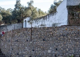 Vista de la nueva pared de la calle Arroyito.
