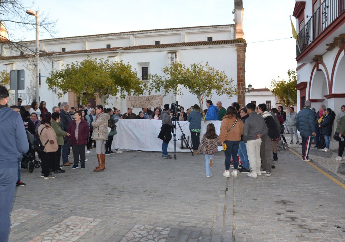 Tras dos días de protestas por el precio de las acciones agricultores y vecinos mantendrán una reunión