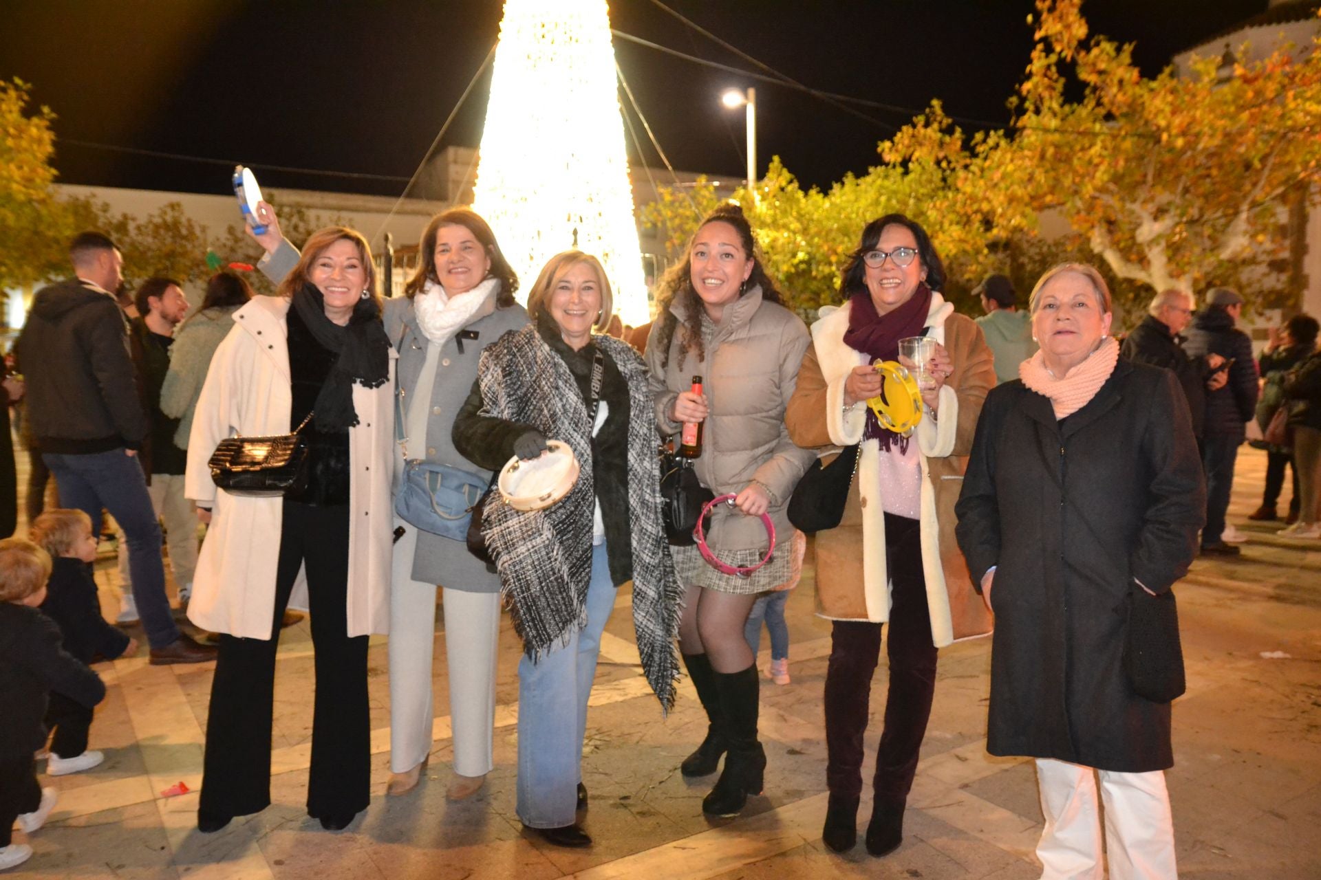 Las familias volvieron a reunirse en torno a la candela quemando gamonas