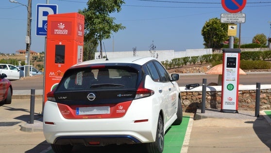 La electrolinera pasa a costar 0,30 y 0,25 euros kW para recargas semi-rápidas de 22 kW