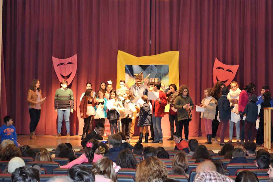 Participantes y jurado de la primera edición del 'Tú sí que vales'. A, P