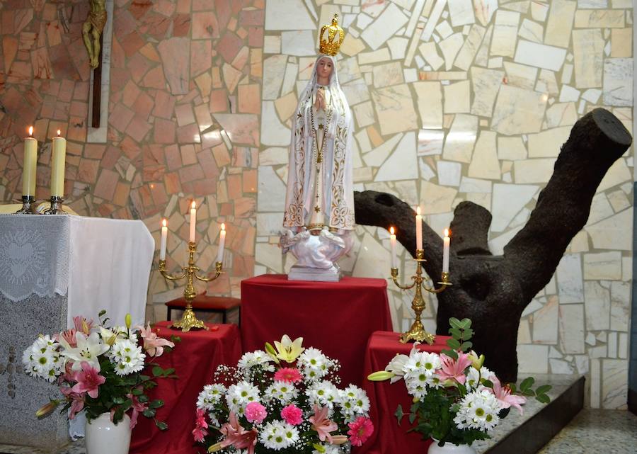 la Virgen de  Fátima luce la corona restaurada. A.P