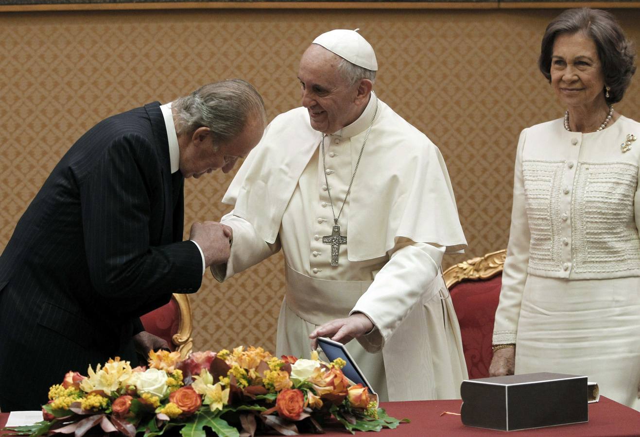El papa Francisco recibe en audiencia a los Reyes de España