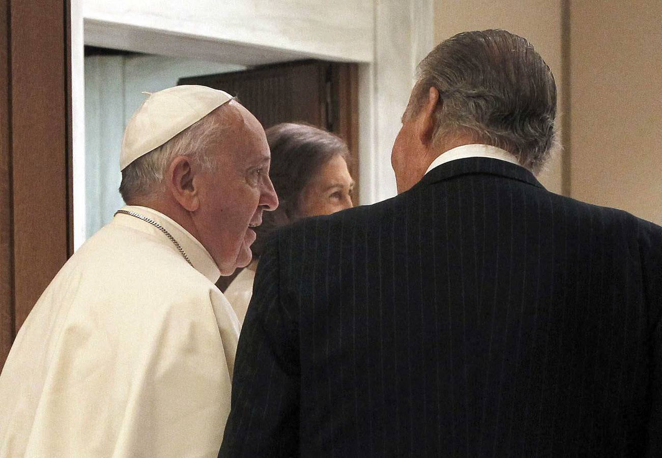 El papa Francisco recibe en audiencia a los Reyes de España