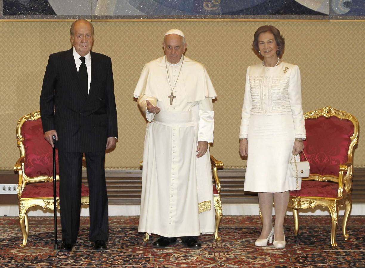 El papa Francisco recibe en audiencia a los Reyes de España
