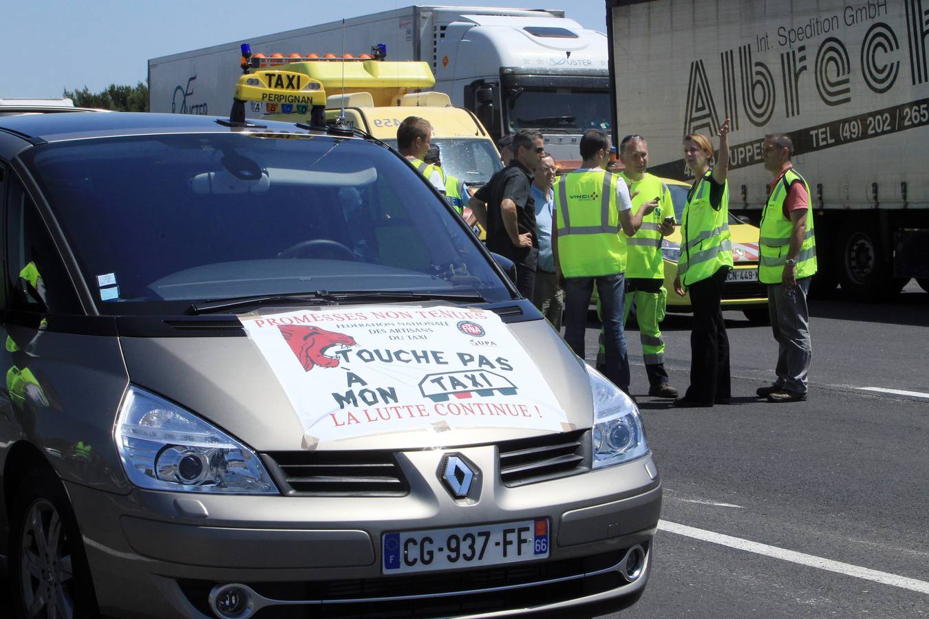 Los taxis europeos suben la bandera contra Uber