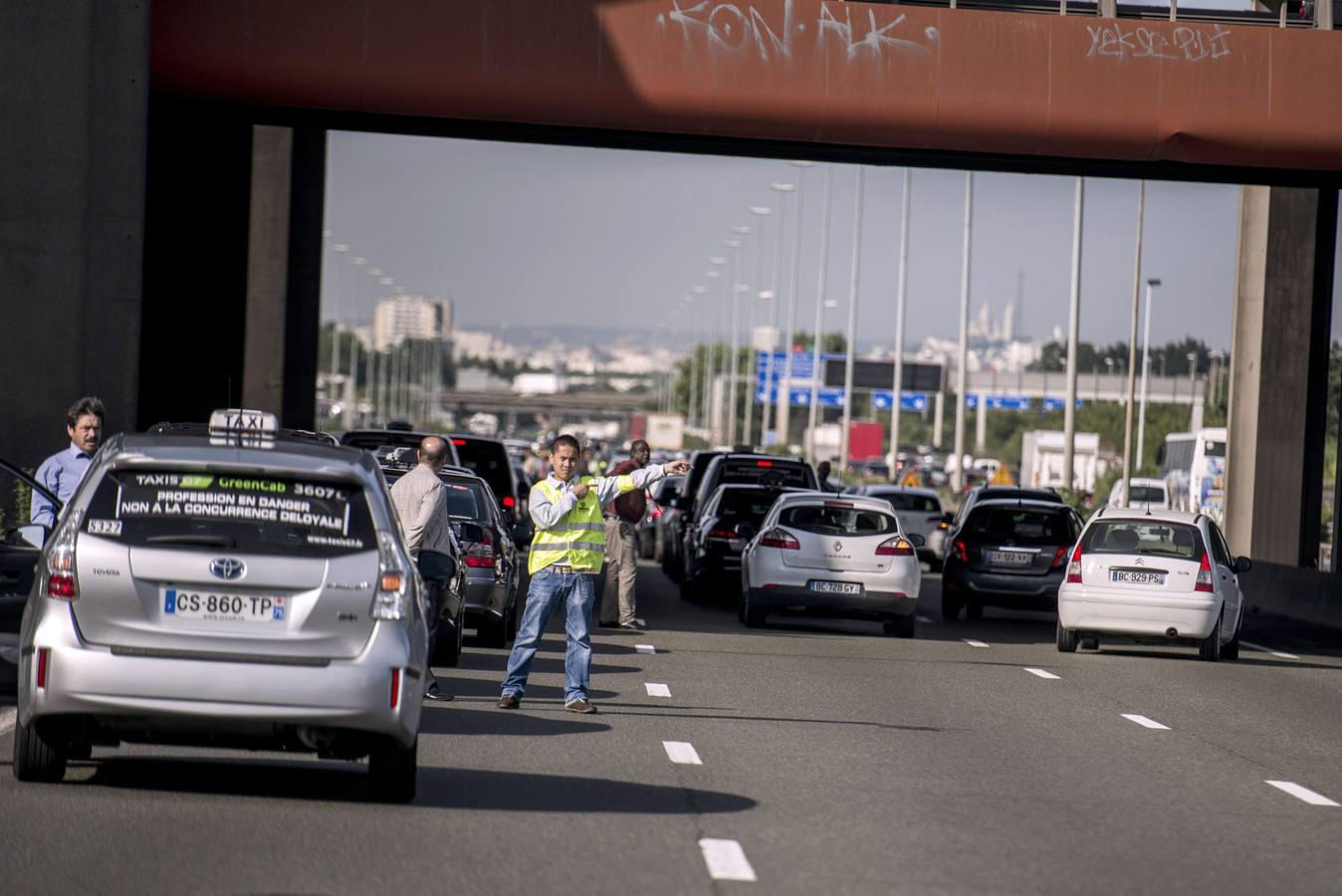 Los taxis europeos suben la bandera contra Uber