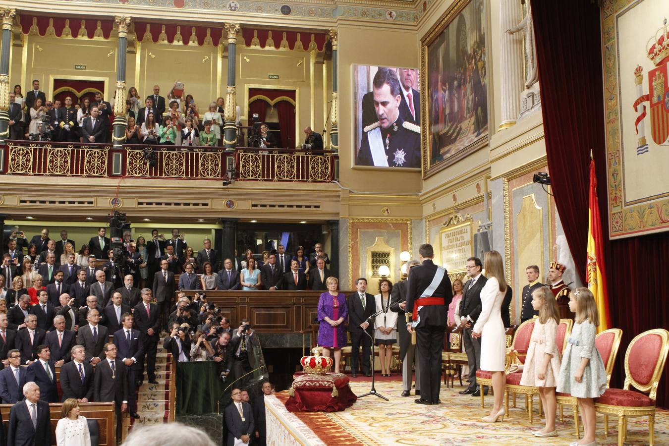 Felipe VI jura la Constitución ante las Cortes