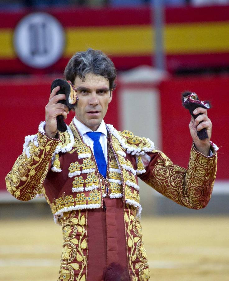 José Tomás y Cerro salieron a hombros por la Puerta Grande en Granada